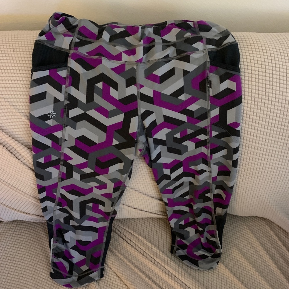 Athleta cropped printed leggings!